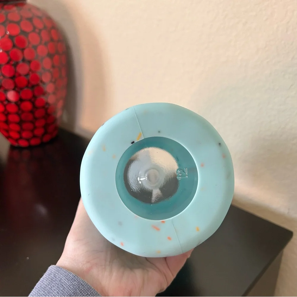 32 oz Glass Water Bottle with Blue Confetti Silicon Sleeve - Picture 6 of 15